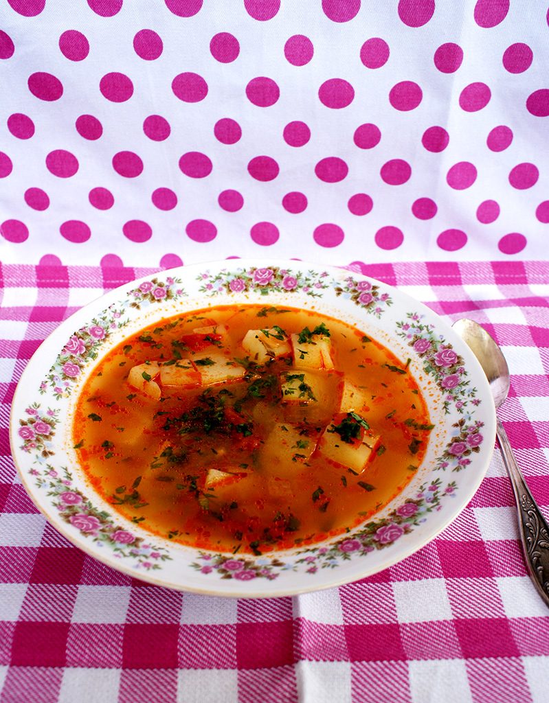 Supa taraneasca cu rosii, cartofi si lapte