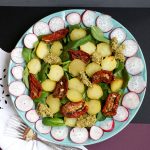 Salata de cartofi copți, cu Pesto și legume