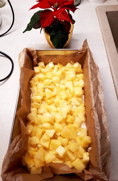 Chec din albuşuri cu ananas